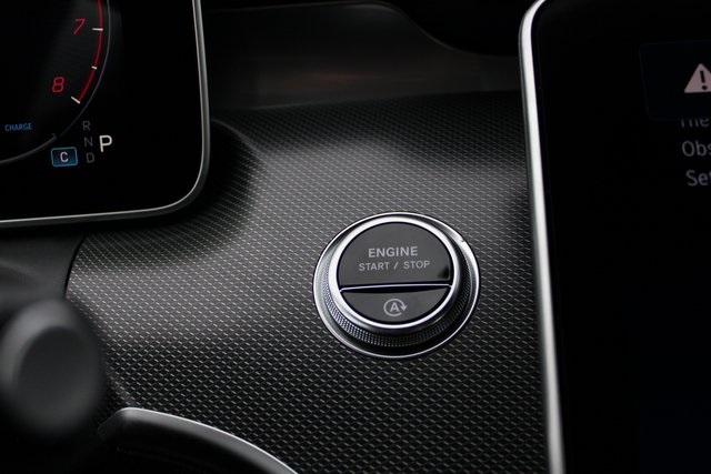 Vehicle image 9 of 33