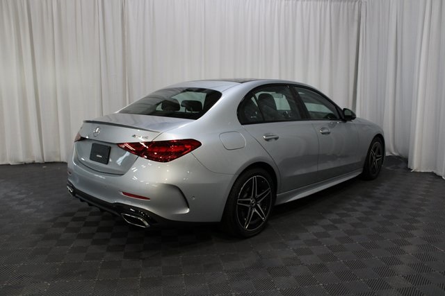Vehicle image 23 of 33