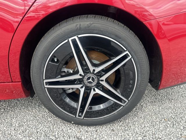Vehicle image 17 of 18