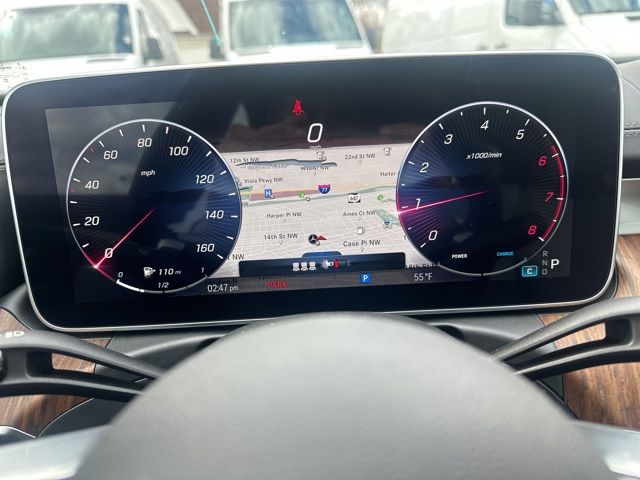 Vehicle image 15 of 18
