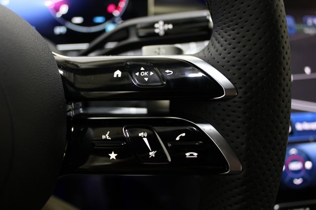 Vehicle image 26 of 41