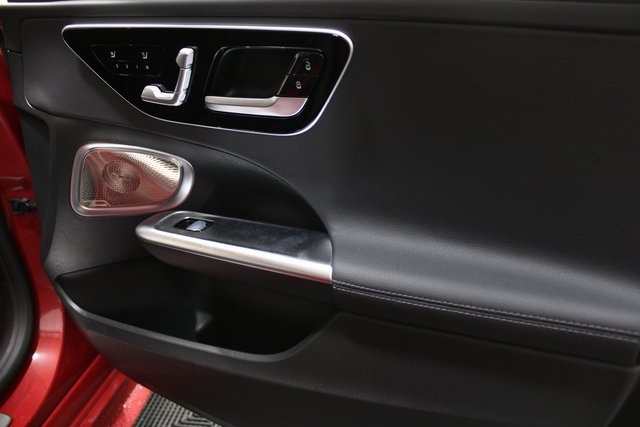Vehicle image 32 of 41