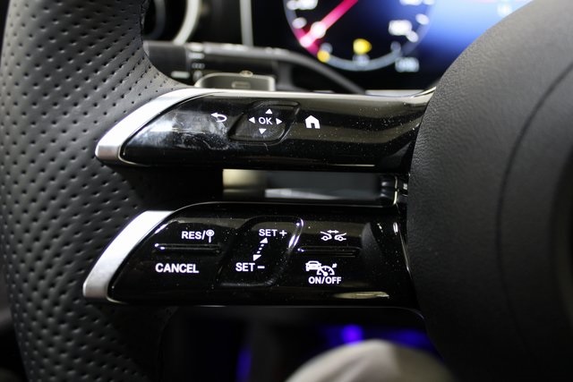 Vehicle image 25 of 41