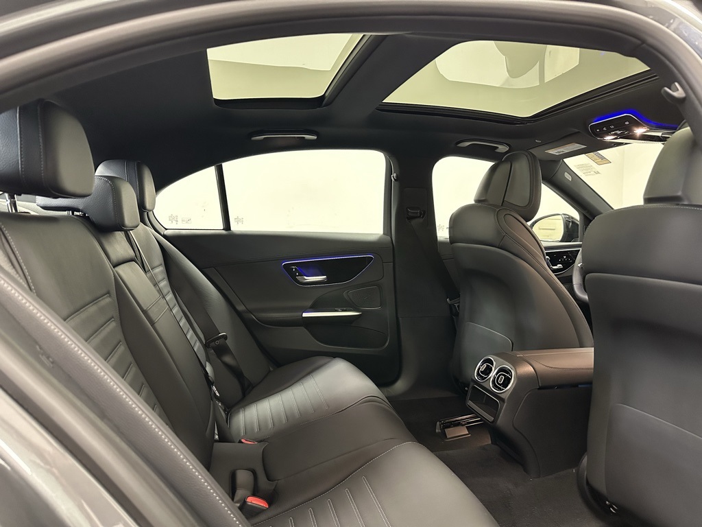 Vehicle image 13 of 24