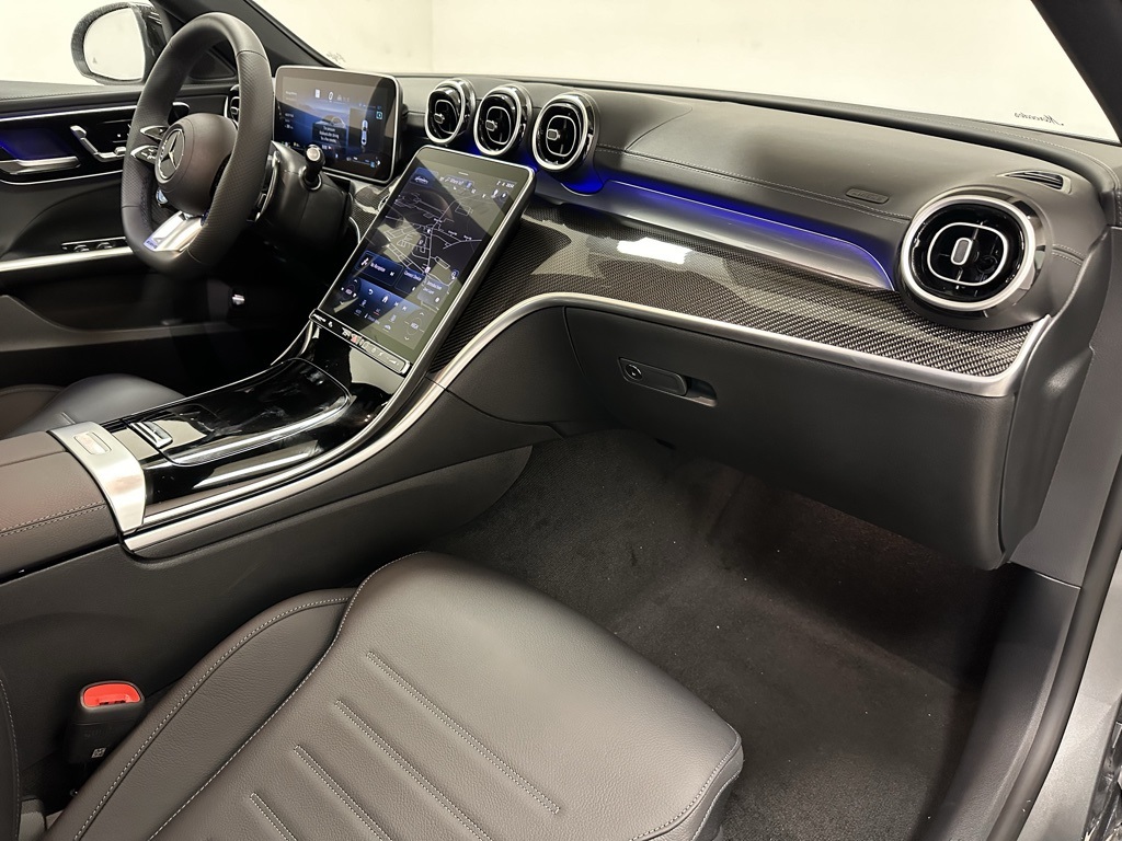 Vehicle image 21 of 24
