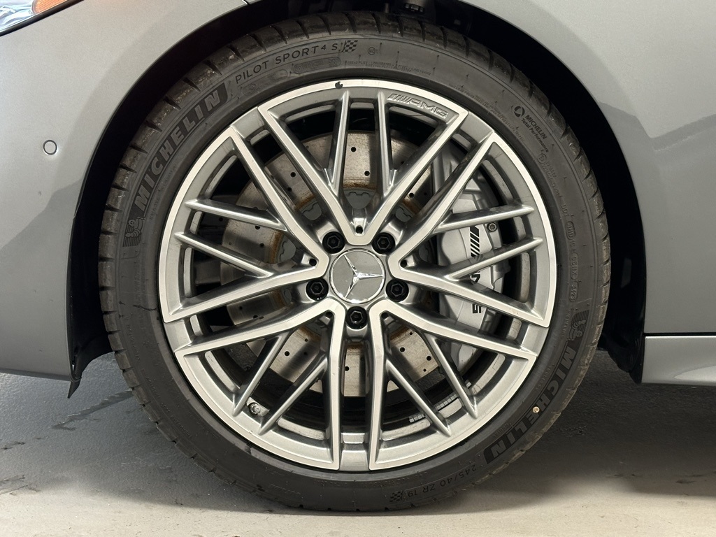 Vehicle image 10 of 24