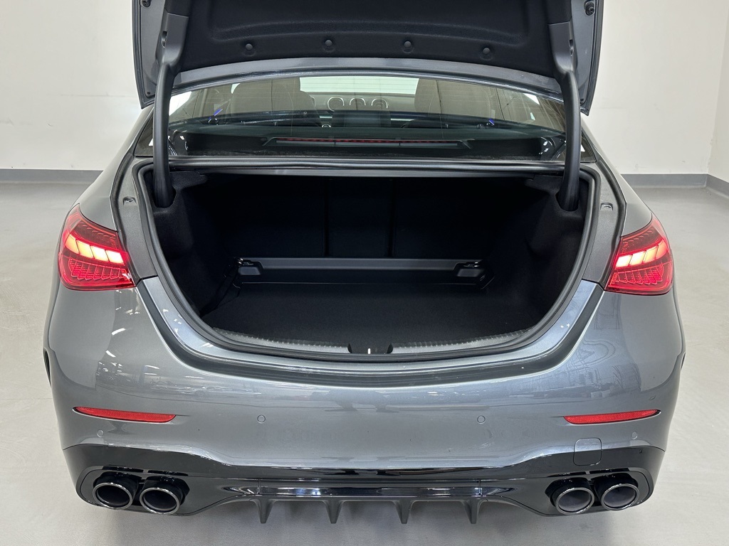 Vehicle image 11 of 24