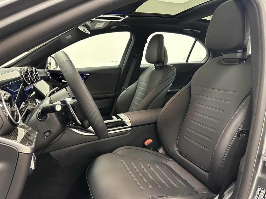 Vehicle image 14 of 24