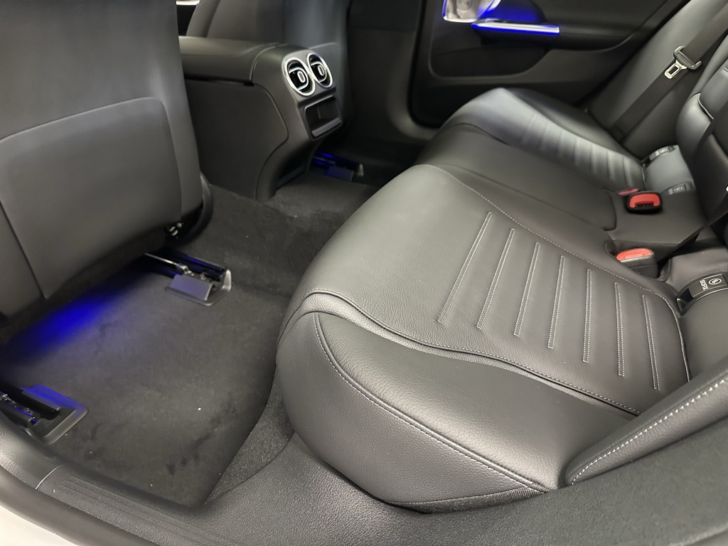 Vehicle image 14 of 23
