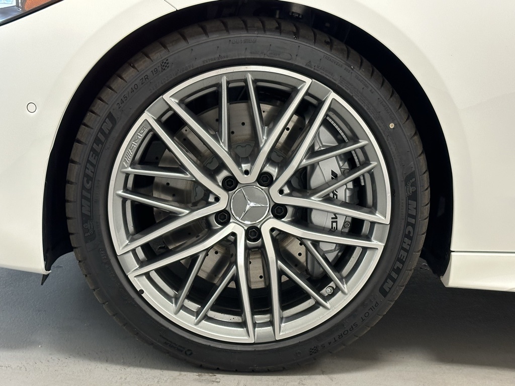 Vehicle image 10 of 23