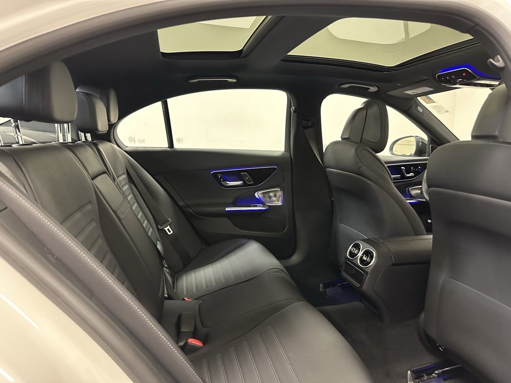 Vehicle image 15 of 23
