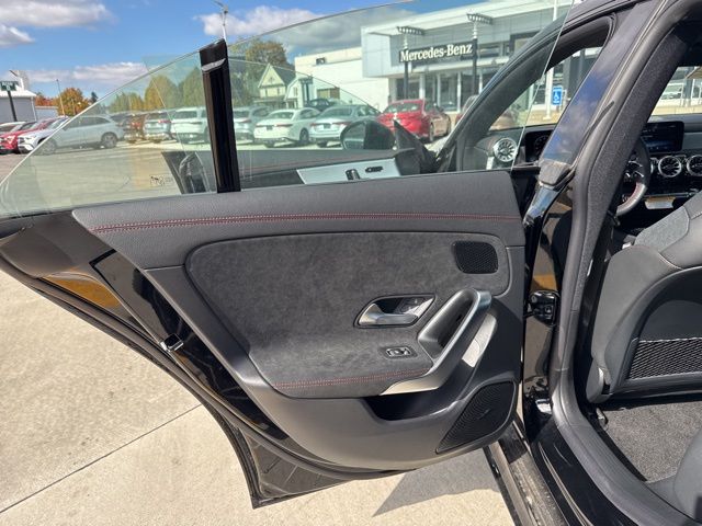 Vehicle image 13 of 17