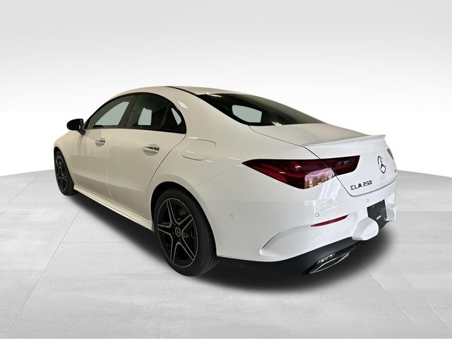 Vehicle image 3 of 12