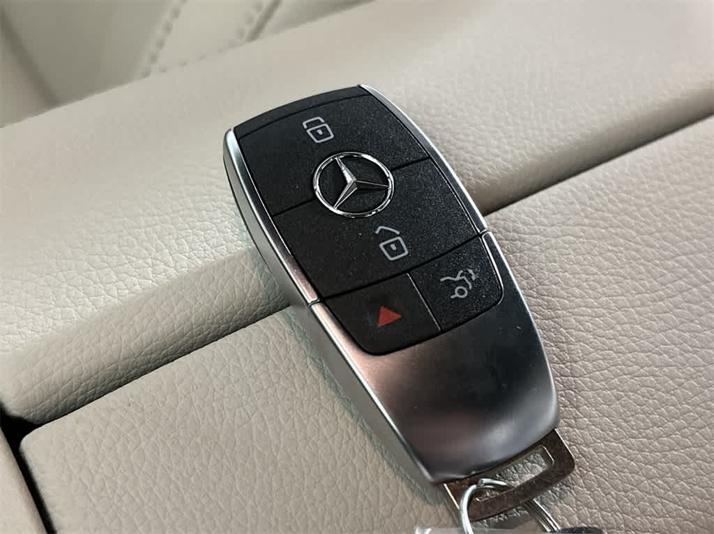 Vehicle image 30 of 37