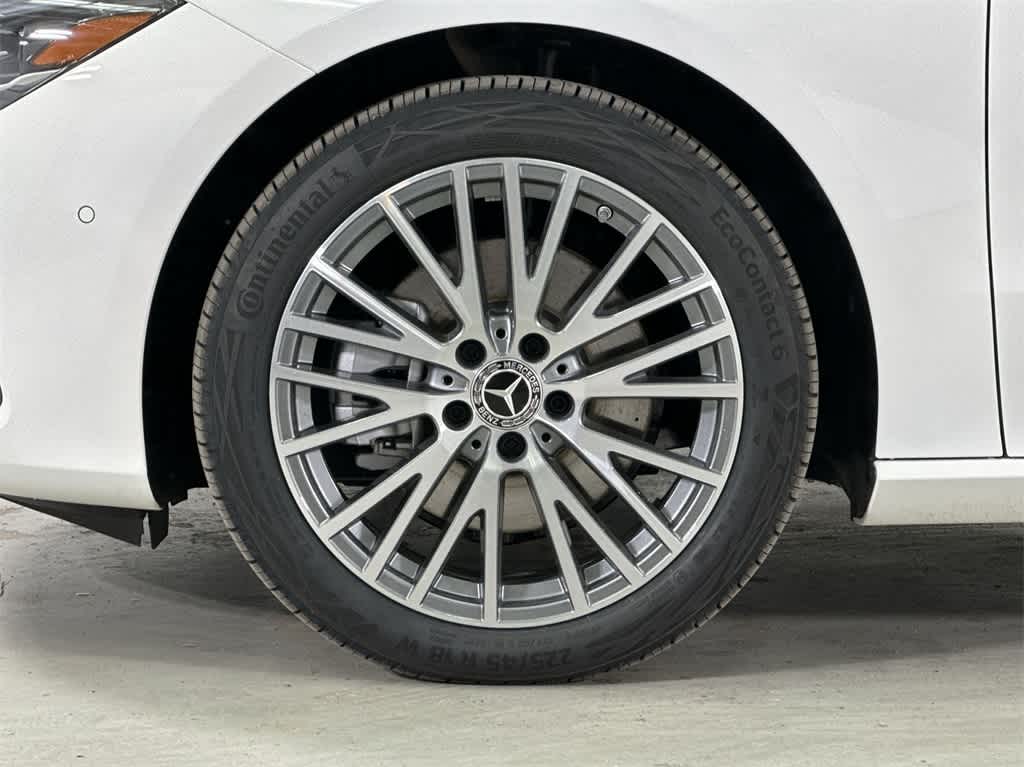 Vehicle image 15 of 37