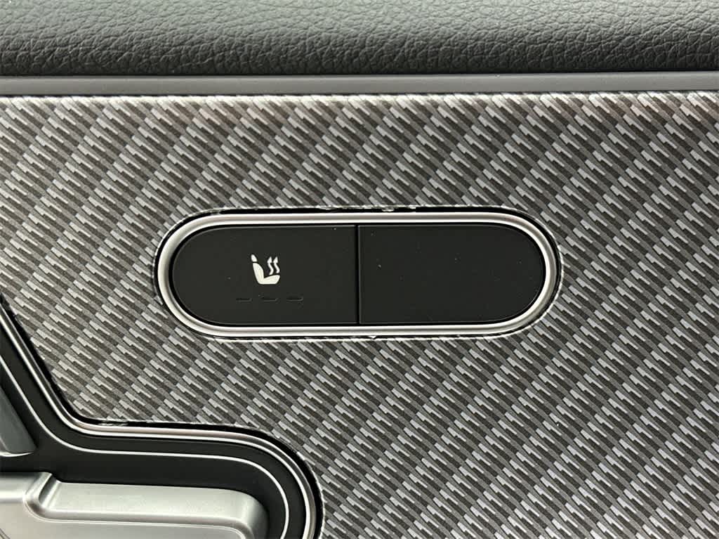 Vehicle image 35 of 37