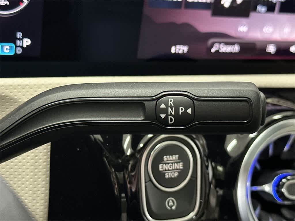 Vehicle image 25 of 37