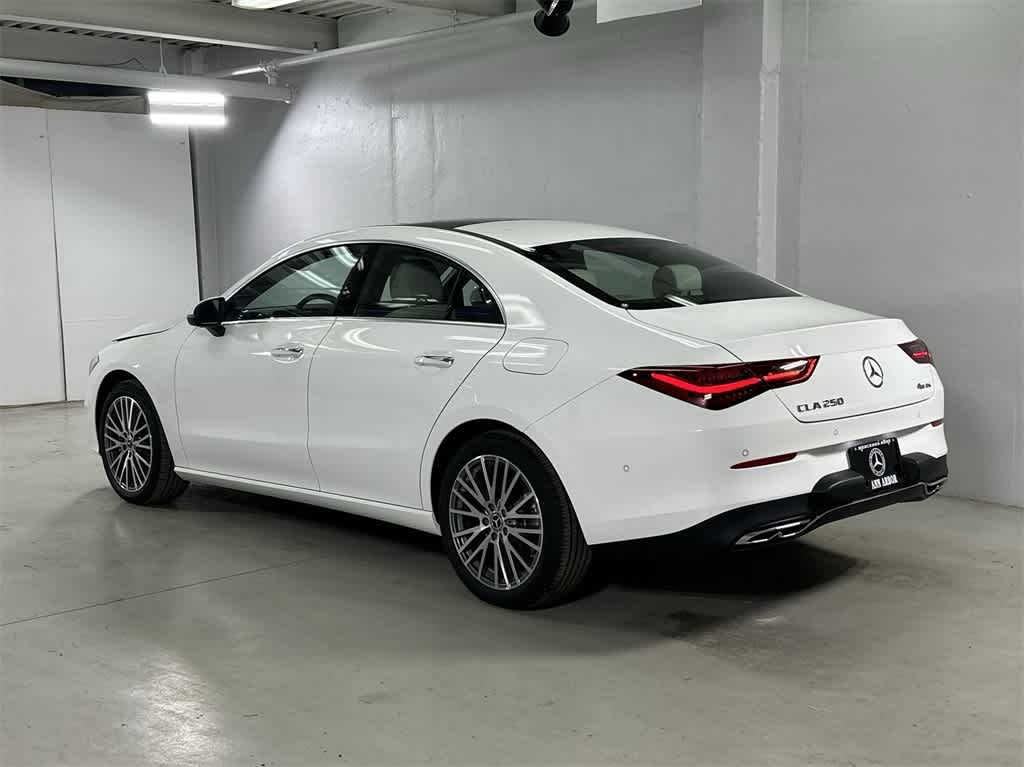 Vehicle image 10 of 37