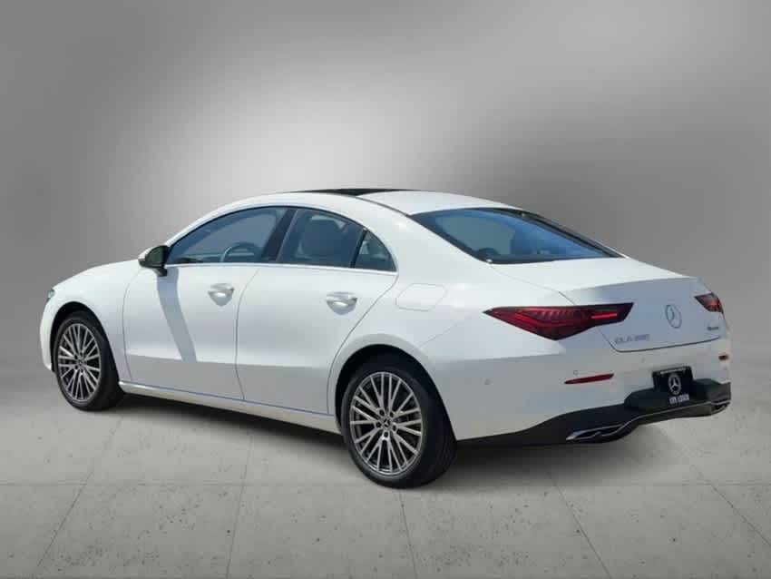 Vehicle image 11 of 37