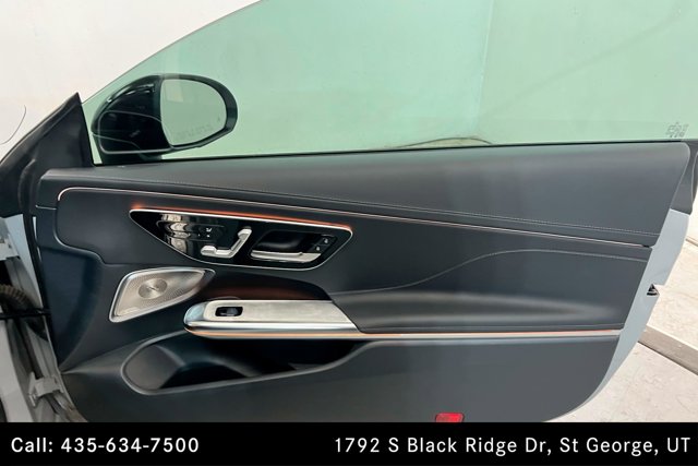 Vehicle image 15 of 20
