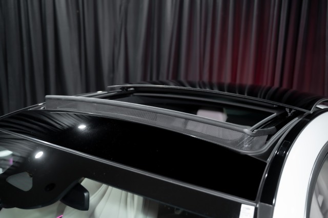 Vehicle image 9 of 23