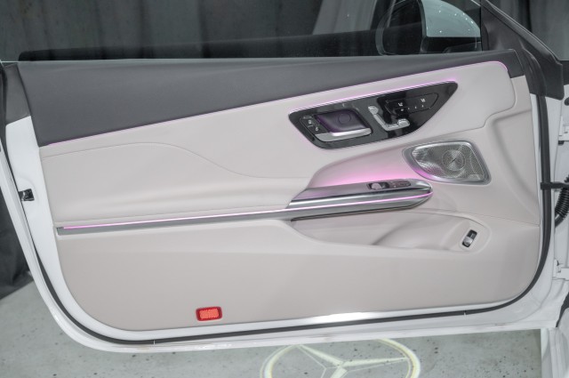 Vehicle image 11 of 23