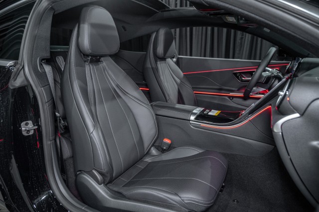 Vehicle image 18 of 23