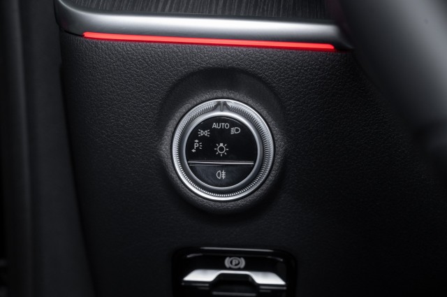 Vehicle image 21 of 23