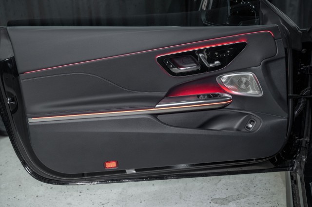 Vehicle image 14 of 23
