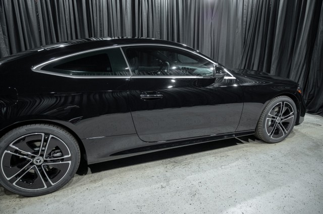 Vehicle image 4 of 23