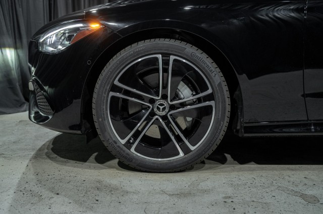 Vehicle image 11 of 23