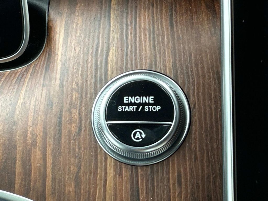 Vehicle image 22 of 30