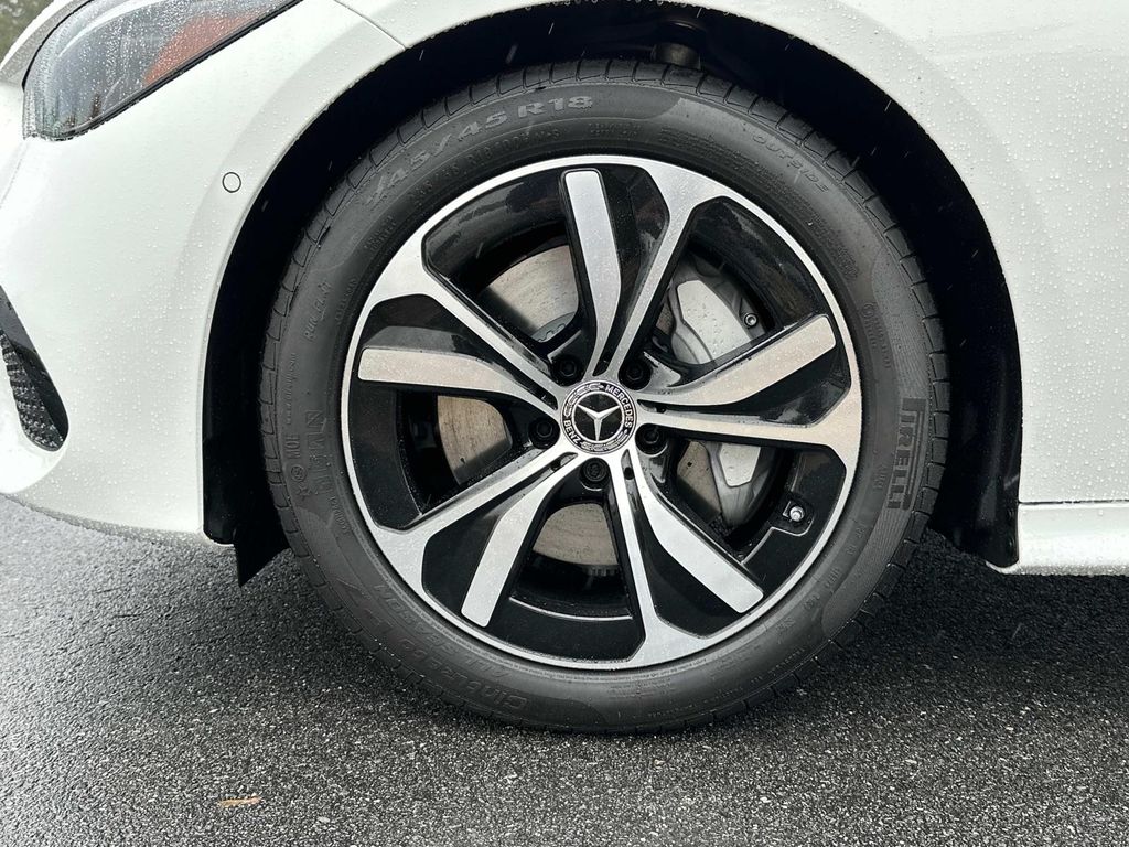 Vehicle image 9 of 30