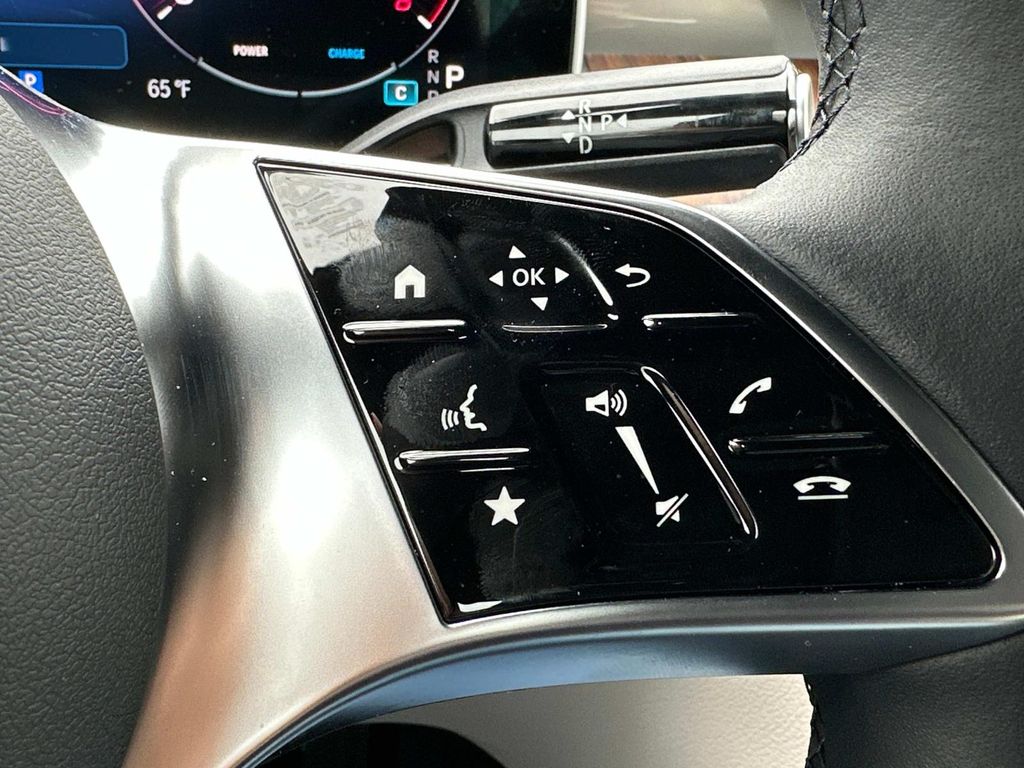 Vehicle image 20 of 30