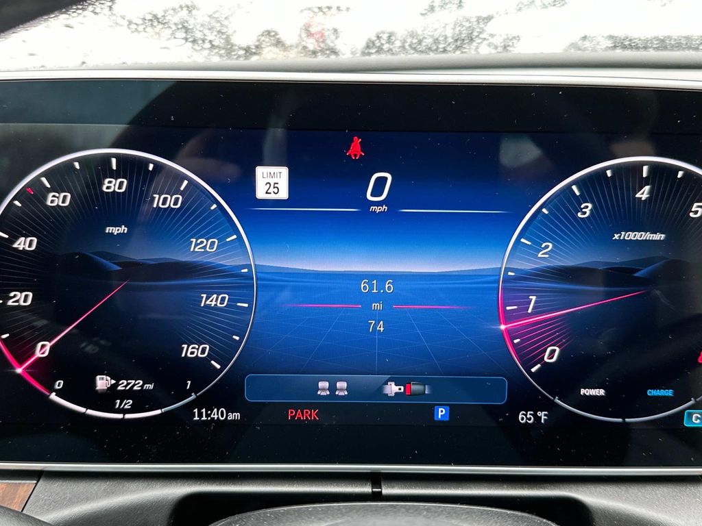 Vehicle image 18 of 30