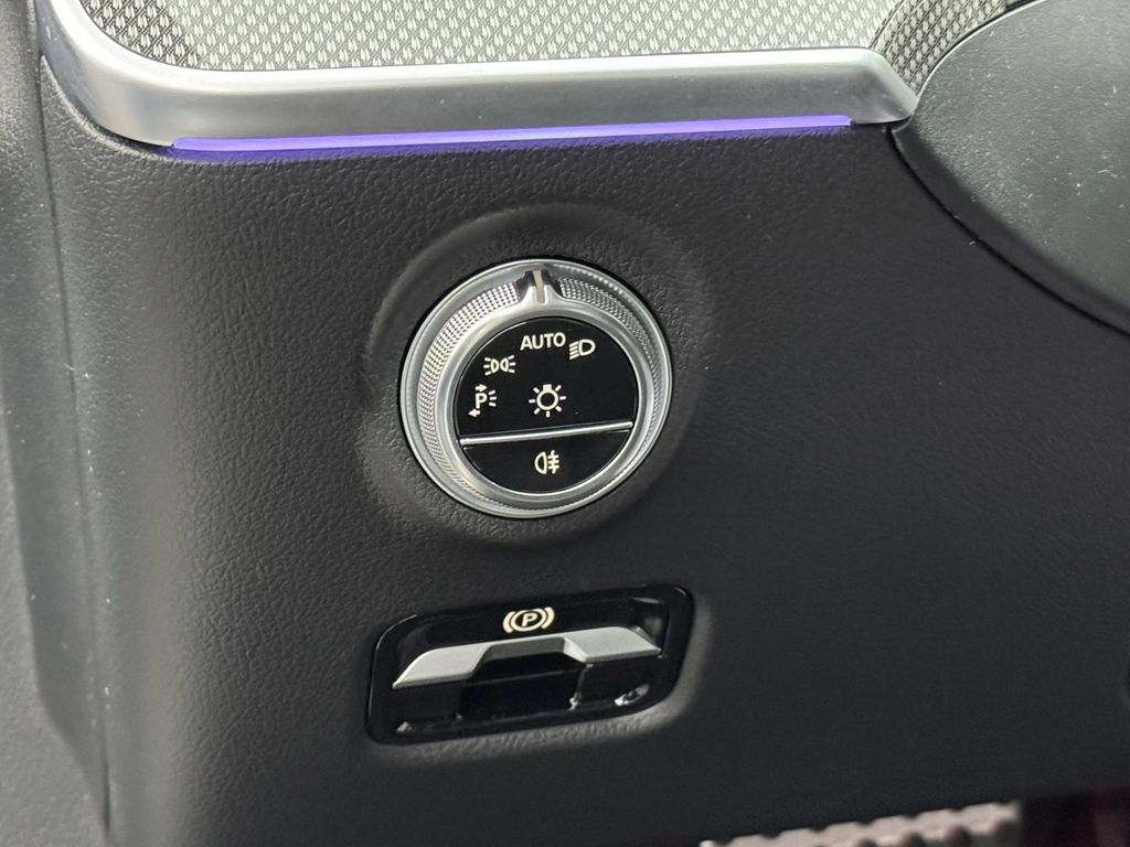 Vehicle image 15 of 30