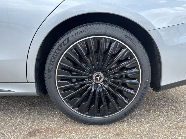 Vehicle image 16 of 17