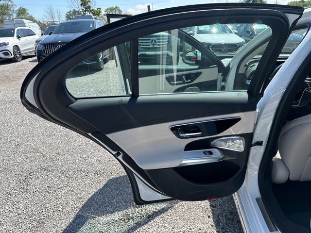 Vehicle image 12 of 16