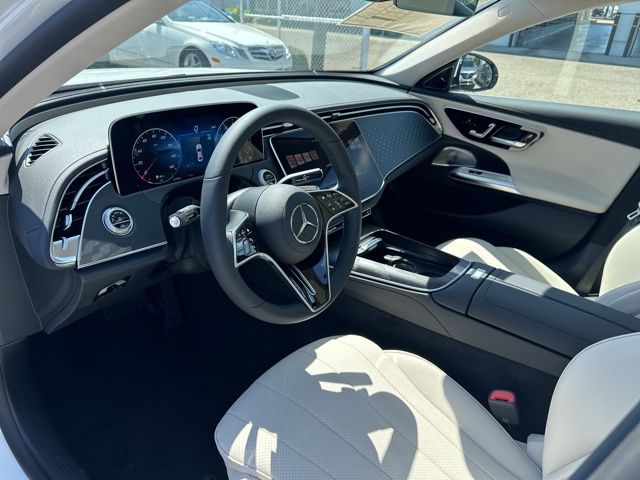 Vehicle image 9 of 16