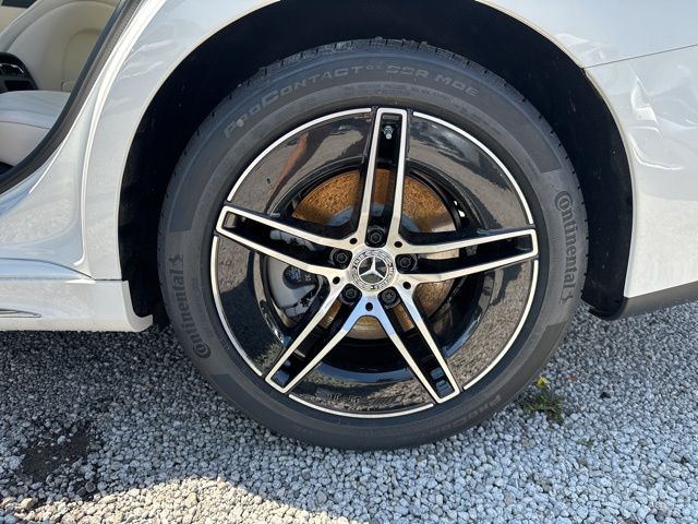 Vehicle image 15 of 16