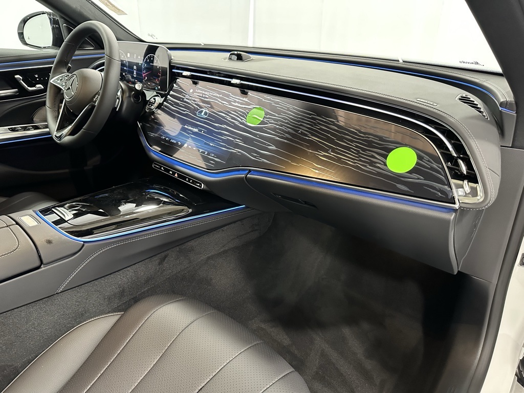 Vehicle image 20 of 23