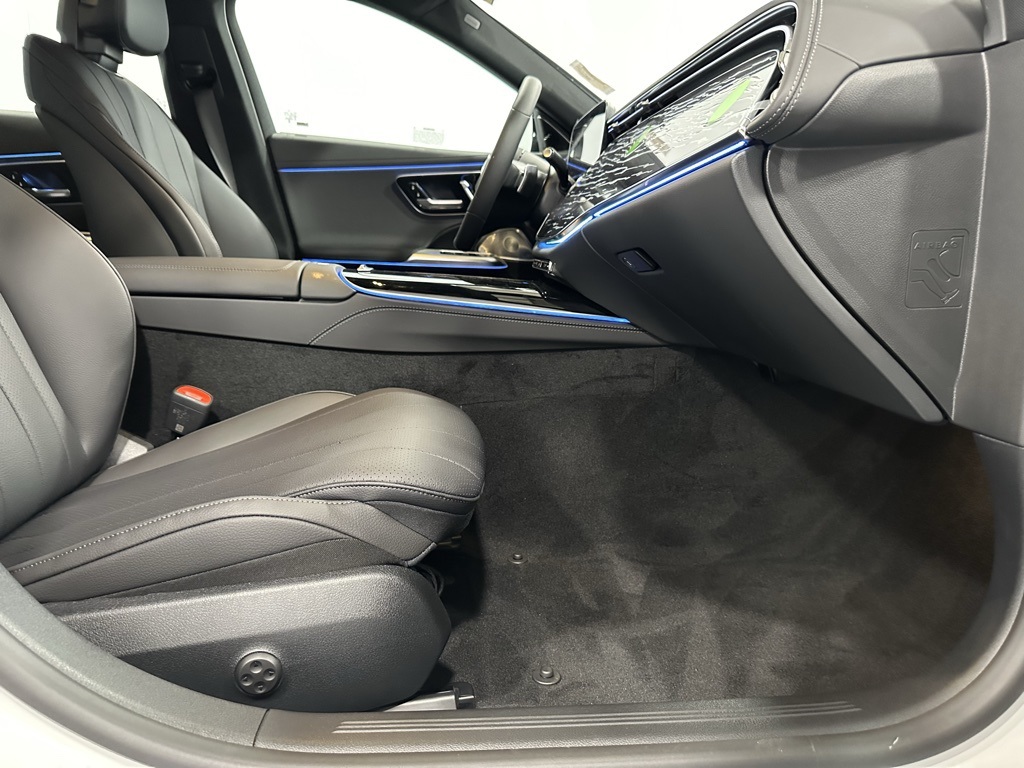 Vehicle image 22 of 23