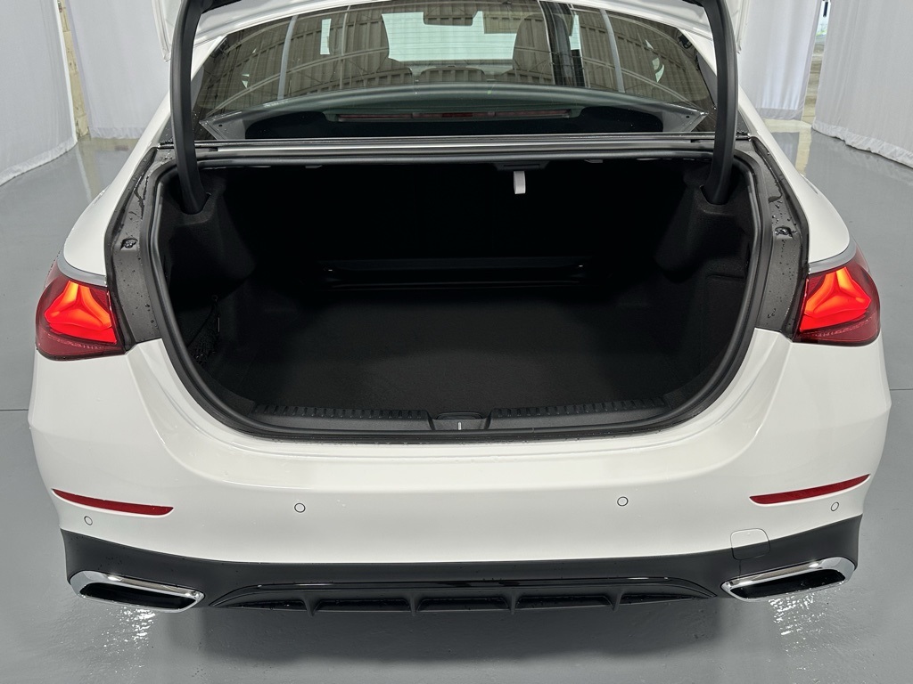Vehicle image 11 of 23