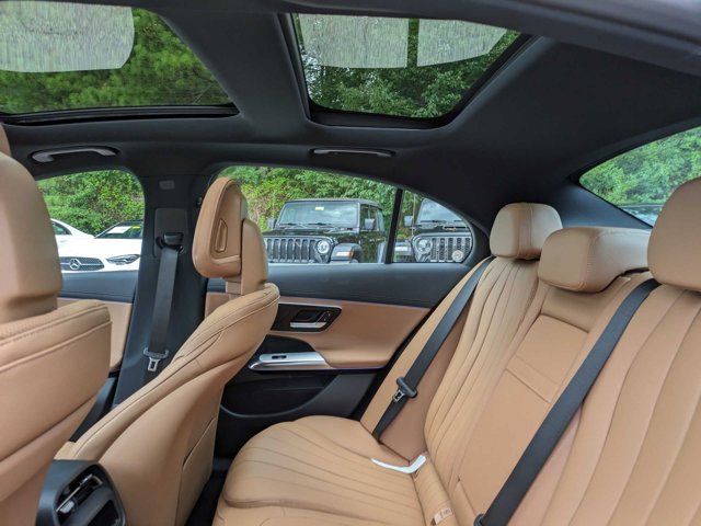 Vehicle image 22 of 35