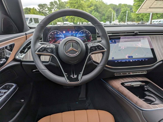 Vehicle image 23 of 35