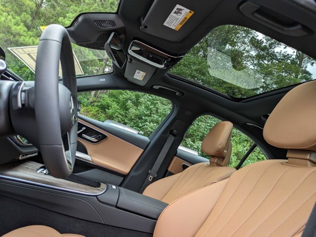 Vehicle image 19 of 35