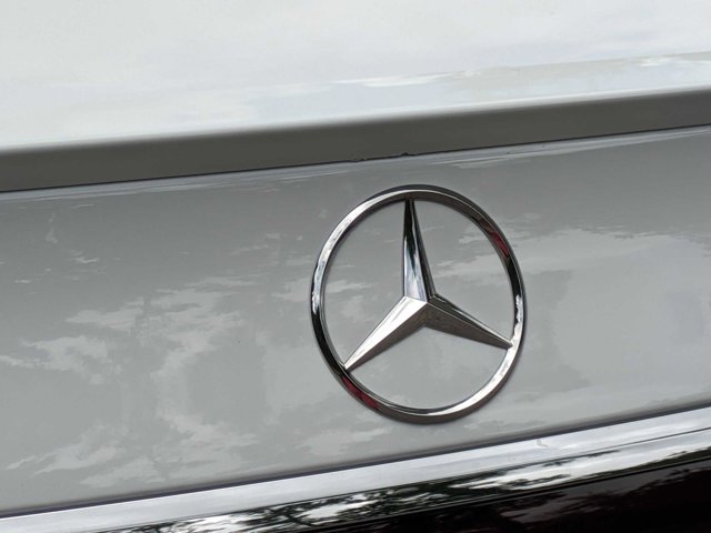 Vehicle image 32 of 35