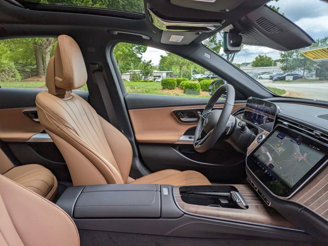 Vehicle image 26 of 35