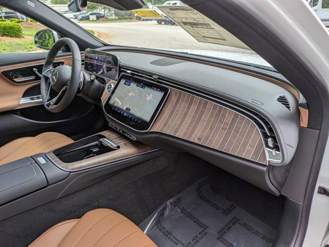 Vehicle image 27 of 35