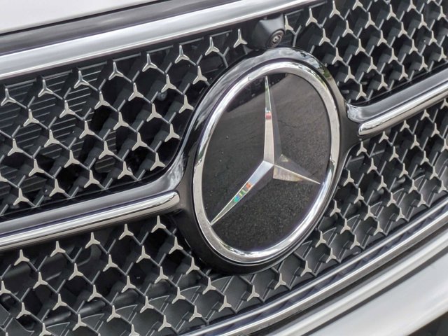 Vehicle image 29 of 35